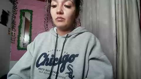 Snapshot of sexy_lolas chatting on June 22, 3:36 am sexy lolas online show from June 22, 3:36 am