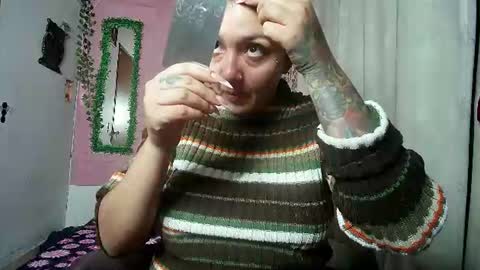 Snapshot of sexy_lolas chatting on July 1, 2:02 am sexy lolas online show from July 1, 2:02 am