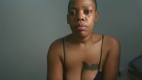 sexy_lyna online show from January 19, 7:45 am