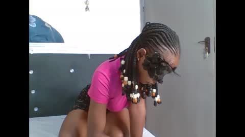 mimi online show from April 7, 12:05 pm