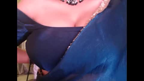Snapshot of sexy_myra18 chatting on April 6, 4:46 am myra online show from April 6, 4:46 am