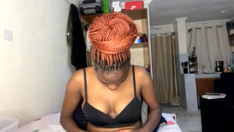 Nyla online show from June 10, 7:13 pm