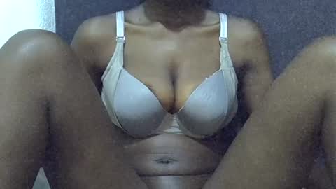 Snapshot of sexy_peach4 chatting on June 19, 11:52 pm sexy_peach4 online show from June 19, 11:52 pm