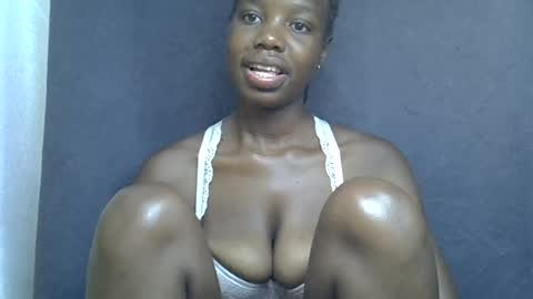 Snapshot of sexy_peach4 chatting on July 10, 12:37 am sexy_peach4 online show from July 10, 12:37 am