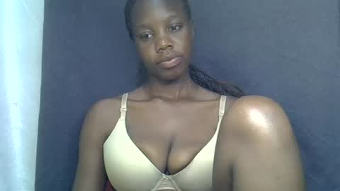 Snapshot of sexy_peach4 chatting on July 16, 12:16 am sexy_peach4 online show from July 16, 12:16 am