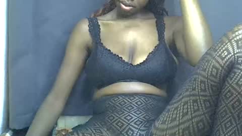 Snapshot of sexy_peach4 chatting on July 18, 10:24 pm sexy_peach4 online show from July 18, 10:24 pm
