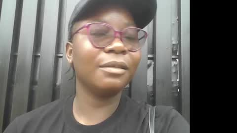 Snapshot of sexy_pearl12 chatting on October 29, 9:55 am zoe online show from October 29, 9:55 am