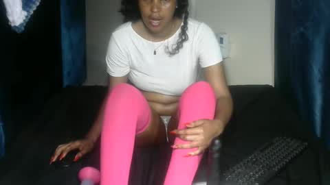 sexy pigeon online show from March 29, 6:19 pm