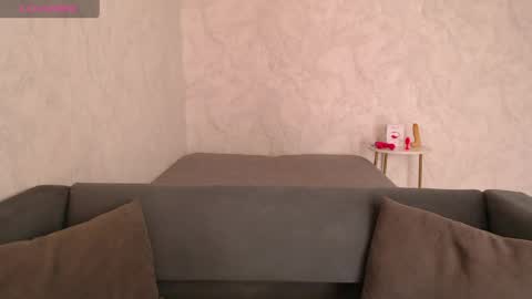 Snapshot of sexy_sansa chatting on May 19, 10:32 am Alina online show from May 19, 10:32 am