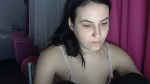 Snapshot of sexy_slimm25 chatting on February 27, 11:48 pm Slimm online show from February 27, 11:48 pm