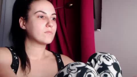 Snapshot of sexy_slimm25 chatting on February 28, 10:17 pm Slimm online show from February 28, 10:17 pm