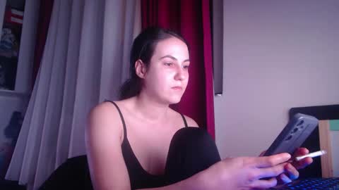 Snapshot of sexy_slimm25 chatting on March 7, 10:10 pm Slimm online show from March 7, 10:10 pm