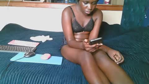 Snapshot of sexy_talisha chatting on February 12, 12:16 am sexy_talisha online show from February 12, 12:16 am