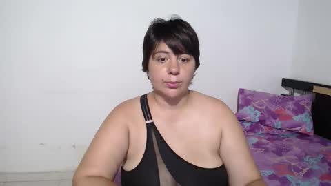 Snapshot of sexy_ticki chatting on December 15, 10:25 pm janel online show from December 15, 10:25 pm