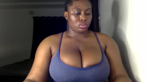 Snapshot of sexy_wet_ria chatting on May 29, 8:45 am ria online show from May 29, 8:45 am