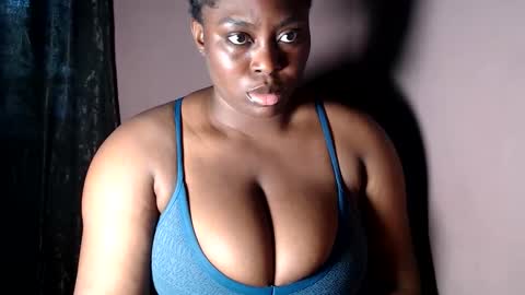 Snapshot of sexy_wet_ria chatting on June 9, 9:32 am ria online show from June 9, 9:32 am