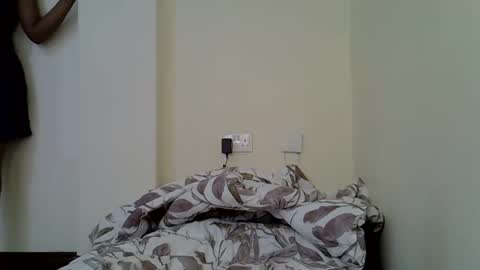 Bantu girl online show from October 14, 8:15 am