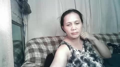 Snapshot of sexy_zapphire2024 chatting on December 3, 7:43 am sexy_zapphire2024 online show from December 3, 7:43 am