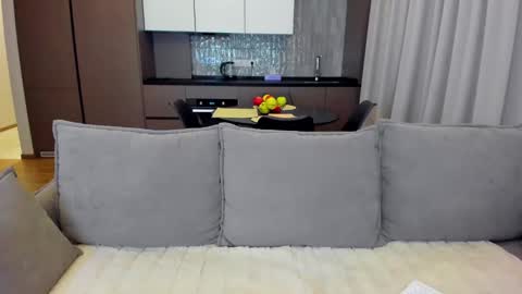 Lou online show from January 21, 7:39 pm