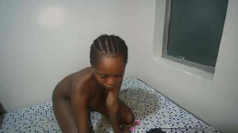 Snapshot of sexyasspetitte_ chatting on December 14, 7:36 pm sexyasspetitte_ online show from December 14, 7:36 pm