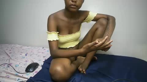 Snapshot of sexyasspetitte_ chatting on January 10, 3:07 am sexyasspetitte_ online show from January 10, 3:07 am