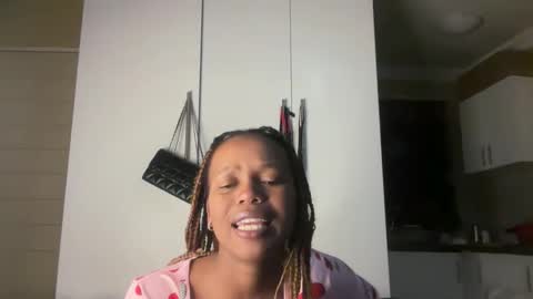 Snapshot of sexyasszeeee chatting on February 16, 8:05 pm sexyasszeeee online show from February 16, 8:05 pm