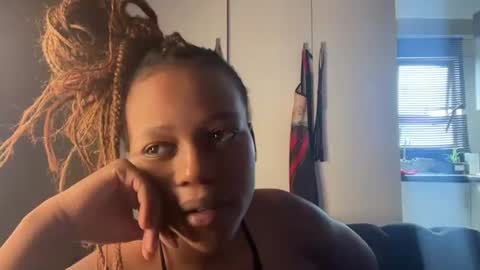 Snapshot of sexyasszeeee chatting on February 21, 8:15 am sexyasszeeee online show from February 21, 8:15 am