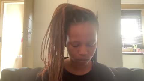 Snapshot of sexyasszeeee chatting on February 23, 8:22 am sexyasszeeee online show from February 23, 8:22 am