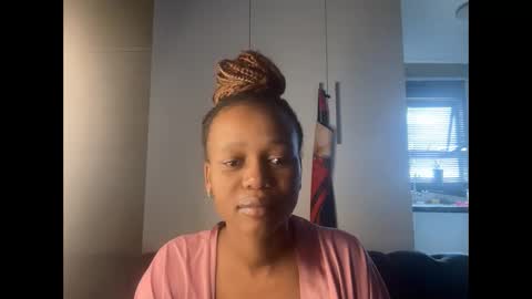 Snapshot of sexyasszeeee chatting on February 25, 10:03 am sexyasszeeee online show from February 25, 10:03 am