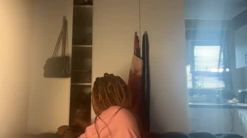 Snapshot of sexyasszeeee chatting on March 1, 10:50 am sexyasszeeee online show from March 1, 10:50 am