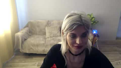 sexybeatriice online show from March 15, 7:25 am