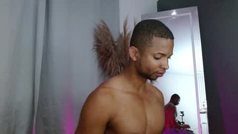 Snapshot of sexyblack1993 chatting on December 2, 9:45 am sexyblack online show from December 2, 9:45 am