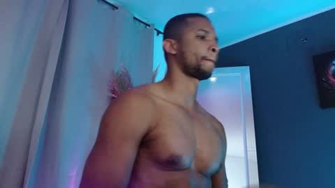 Snapshot of sexyblack1993 chatting on December 3, 9:33 am sexyblack online show from December 3, 9:33 am