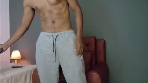 Snapshot of sexyblack1993 chatting on October 1, 11:05 am sexyblack online show from October 1, 11:05 am