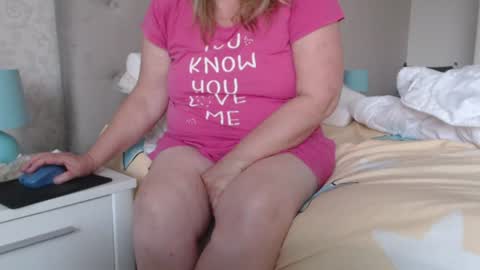 Snapshot of sexyblonde4u58 chatting on June 26, 3:22 am Sexyblonde4u58 online show from June 26, 3:22 am