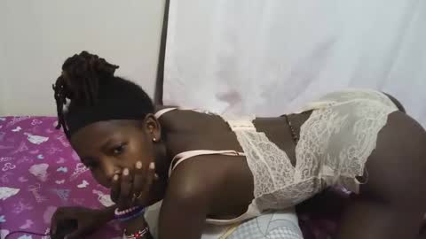 Snapshot of sexycandy2389 chatting on March 23, 11:03 am Candy online show from March 23, 11:03 am