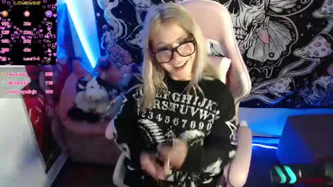 Carrie online show from January 2, 8:39 am