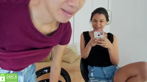 Snapshot of sexychanell_18 chatting on December 17, 12:54 pm chanell and yina online show from December 17, 12:54 pm