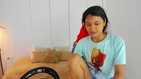 Snapshot of sexychanell_18 chatting on December 29, 12:45 pm chanell and yina online show from December 29, 12:45 pm