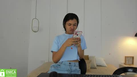 Snapshot of sexychanell_18 chatting on February 17, 12:48 pm chanell and yina online show from February 17, 12:48 pm