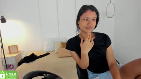 Snapshot of sexychanell_18 chatting on February 18, 3:54 pm chanell and yina online show from February 18, 3:54 pm