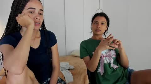 Snapshot of sexychanell_18 chatting on February 25, 4:00 pm chanell and yina online show from February 25, 4:00 pm