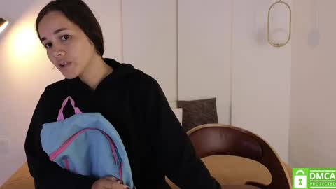 Snapshot of sexychanell_18 chatting on October 1, 12:55 pm chanell and yina online show from October 1, 12:55 pm