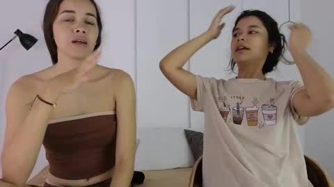 chanell and yina online show from November 11, 1:22 pm