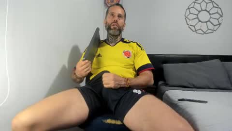 Antonioylola online show from July 7, 1:37 pm