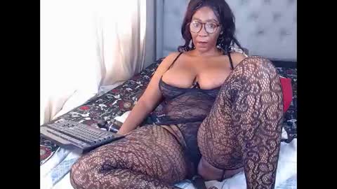 Snapshot of sexycoockiexx chatting on May 6, 11:26 am sexycoockiexx online show from May 6, 11:26 am