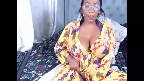 Snapshot of sexycoockiexx chatting on May 19, 4:57 pm sexycoockiexx online show from May 19, 4:57 pm