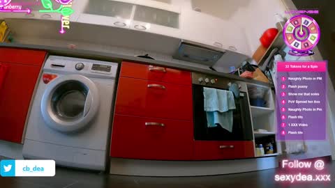 Snapshot of sexydea chatting on October 30, 12:50 pm XDA online show from October 30, 12:50 pm