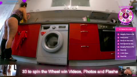 Snapshot of sexydea chatting on December 15, 12:53 pm XDA online show from December 15, 12:53 pm