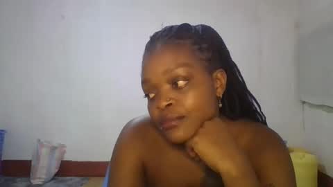 Snapshot of sexydee101436 chatting on February 6, 10:13 pm sexydee101436 online show from February 6, 10:13 pm